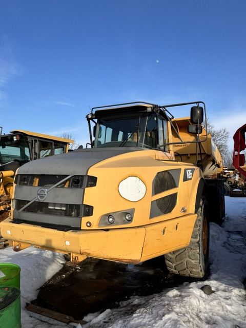 Шарнирно-сочленённый самосвал VOLVO A35F